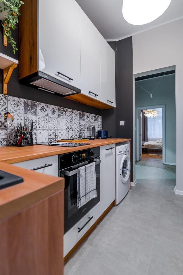 New Black & White - 2Bdr Apartment With Balcony Sofia Exterior photo